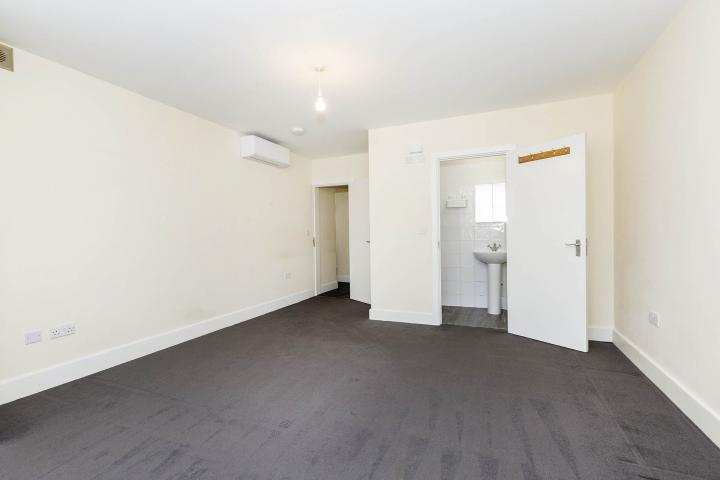 Modern Studio Apartment Deerhurst Road, Willesden Green